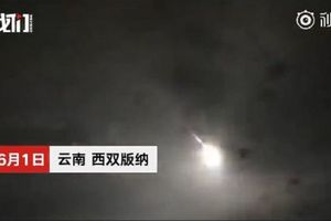 一道白光照亮夜空　雲南又見「隕石墜落」