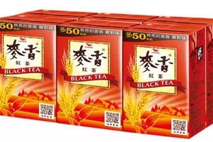 他用一把小刀切開這罐「麥香紅茶」，看到裡面露出來的「東西」我狂喊「不可能」啊！這東西讓大家都驚呆了！