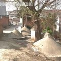 她家被19墳墓包圍 離屋僅50公分