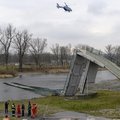 布拉格天橋突倒塌 至少4人墜河2重傷