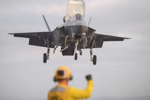 遼寧號敵手即將完成進化？日本自衛隊擬引進F-35B，直升機護衛艦變航母