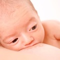 了解新生兒飽足跡象及增加母乳產量
