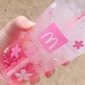 日本櫻花季麥當勞推出《櫻桃氣泡飲》粉粉嫩嫩的好夢幻(心)