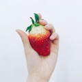 韓國超商限定款賣《手掌大的草莓》佛心價格每天吃都不心疼