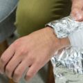 一張鋁箔紙就能舒緩你身體上的各種疼痛，每個部位只要被包裹起來就會馬上有效果！