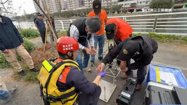 專案小組找來中山大學海環暨工程系退休的副教授田文敏出動「機械式探索聲納」，藉此找尋更多線索。（圖／翻攝畫面）