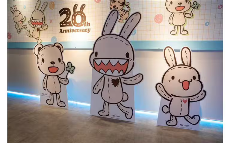 《Foufou Bunny》攜手KIRABASE打造20周年信義基地限定主題店,夢幻粉紅宇宙4月24日登場。(圖/木棉花提供) 《Foufou Bunny》攜手KIRABASE打造20周年信義基地限定主題店,夢幻粉紅宇宙4月24日登場。(圖/木棉花提供)