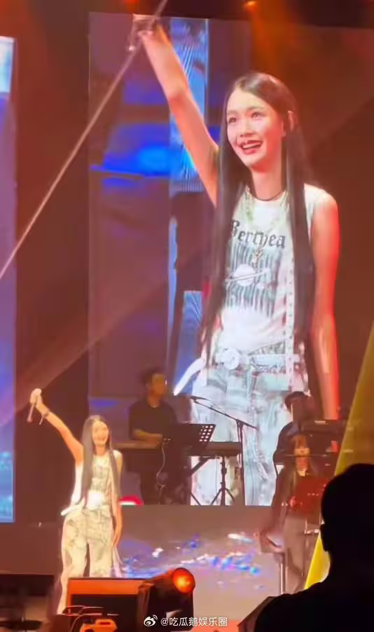 Sela顏值爆表,被說撞臉張柏芝。(圖/翻攝自吃瓜鵝娛樂圈微博) Sela顏值爆表,被說撞臉張柏芝。(圖/翻攝自吃瓜鵝娛樂圈微博)