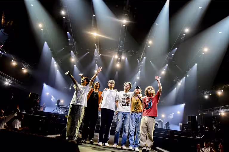 Suchmos日前在橫濱體育館舉行演唱會「The Blow Your Mind 2025」正式宣告回歸樂壇。（索尼音樂提供）