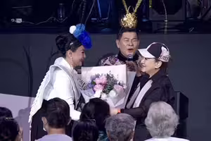 藍寶石歌廳秀台下超多大咖！80歲楊麗花驚喜現身 92歲鑽石歌王也來了