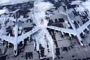 (影) 海參崴凌晨大爆炸! 烏軍善用衛星SAR影像找目標 俄空軍機場也挨轟