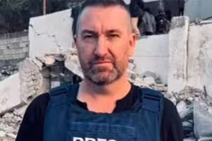 報導一半…炸彈落在身後! 記者神反應奇蹟生還 報導一半…炸彈落在身後! 記者神反應奇蹟生還