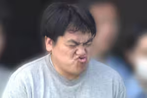 日本新聞不打馬賽克!男嫌犯「扮鬼臉」怕被認出 真面目仍被瘋傳 日本新聞不打馬賽克!男嫌犯「扮鬼臉」怕被認出 真面目仍被瘋傳