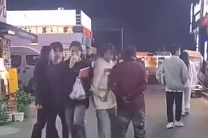 拍下大叔故意撞女生證據　派出所：意義不大