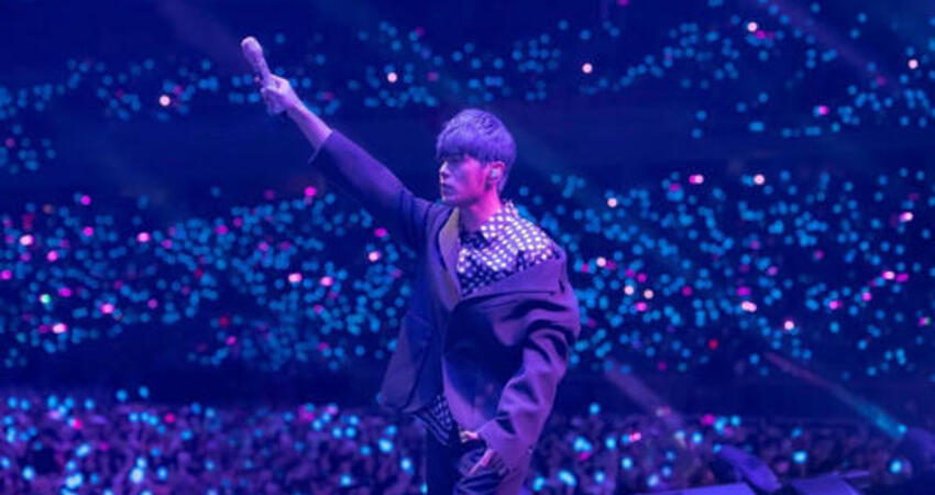 怕搶不到票！周杰倫演唱會將登場 3萬粉絲抱團「爬進大巨蛋下水道」