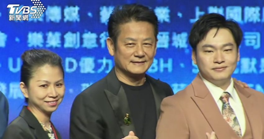 民眾撿到徐乃麟「敬老卡」！ 網驚呼：已經65歲了？！這幾位藝人也領敬老卡