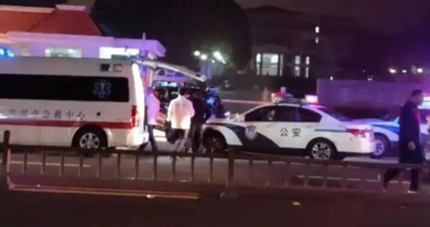 校園驚爆無差別攻擊！畢業生「見人就砍」8死17傷　多人倒地畫面曝