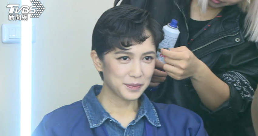 獨家直擊！劉奕兒、張榕容金馬紅毯造型搶先亮相 各自曝幸運小物