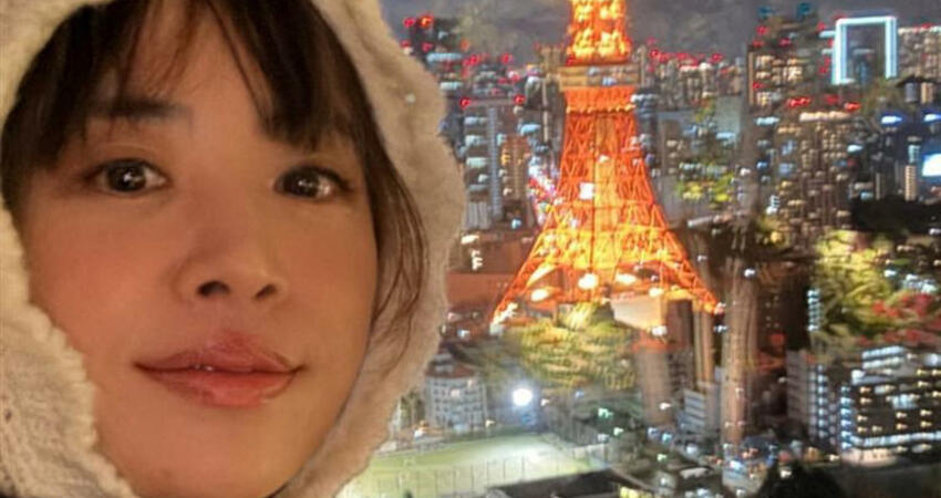 粉絲內心尖叫！日本搭地鐵旁邊竟是蔡依林 兩特徵認出天后