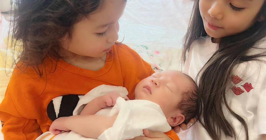 瑞莎耶誕節宣布喜訊：家中多了新成員！女兒們搶抱弟弟溫馨畫面曝光