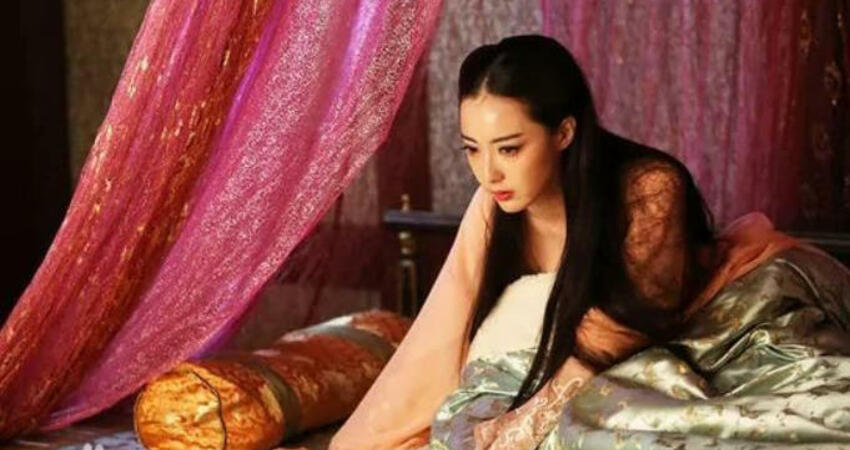 被皇帝翻牌不會比較開心！妃子的禁忌一籮筐「不能叫出聲」還要從床尾進