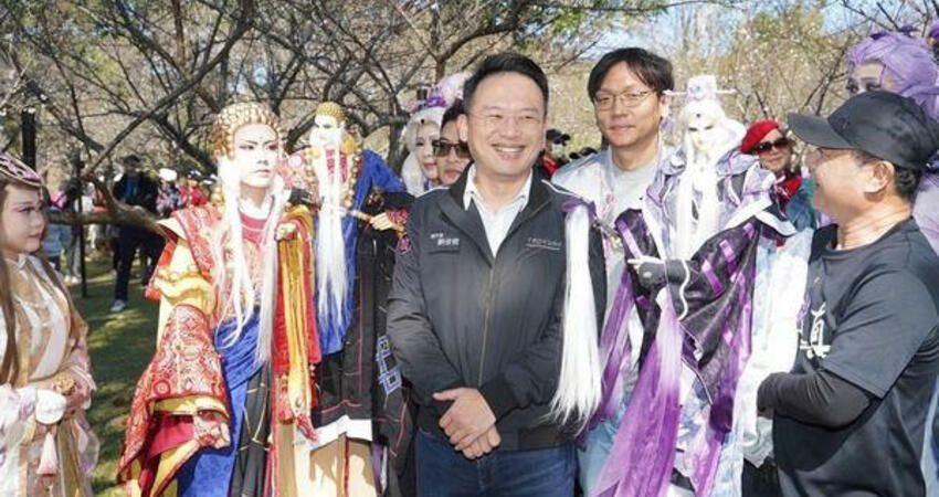 2025角板山梅花季登場 霹靂布袋戲偶現身演出