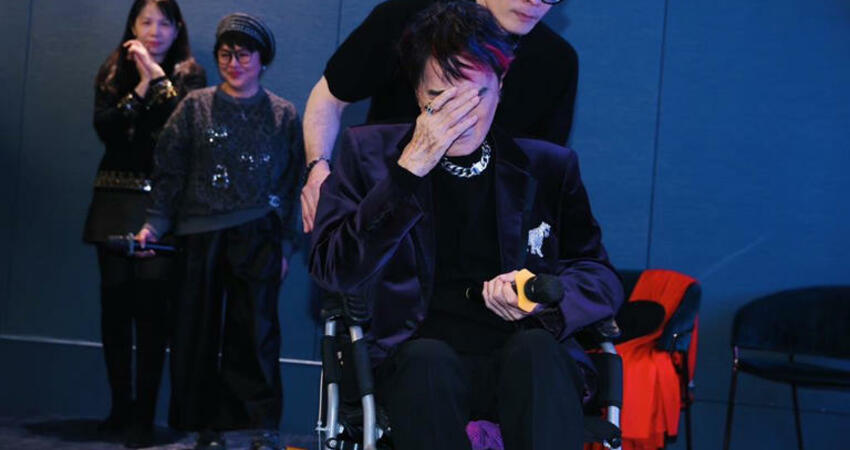 直擊》92歲鑽石歌王林沖輪椅上落淚！哭嘆「不知還有多少時間」