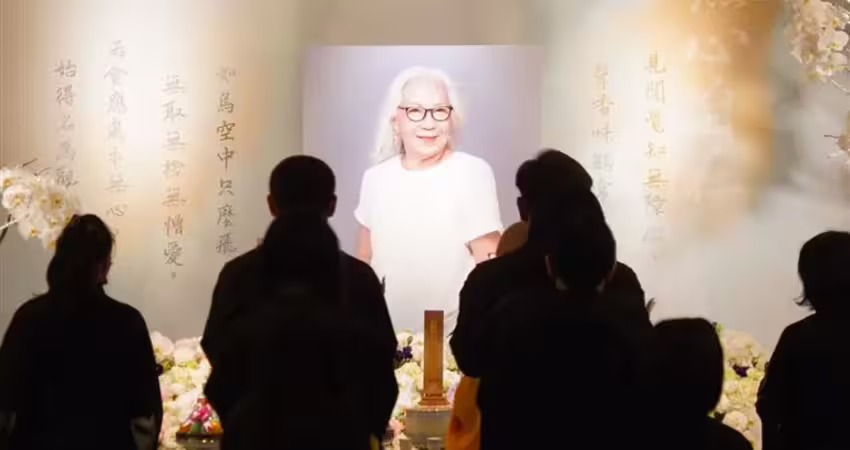 直擊／張震母親告別式！驚見「南韓影帝鄭雨盛現身」私下關係曝光