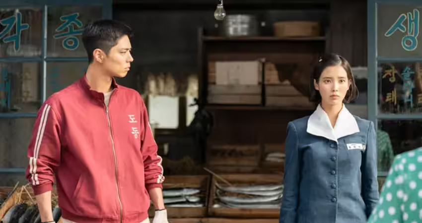 越洋訪問》IU親曝「放棄讀大學」心聲 羨慕朴寶劍超會演：要被比下去了