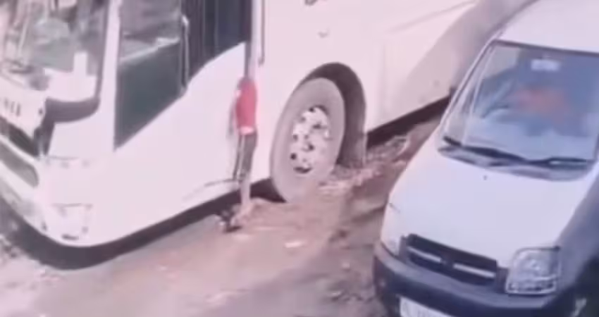 玩一半被車門夾住　沒人發現！被救出晚了