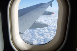 大部分的人都不知道為什麼「飛機的窗戶都是圓形」？