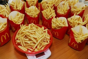 麥當勞宣布推出「薯條吃到飽」服務！所有人都瘋狂了！