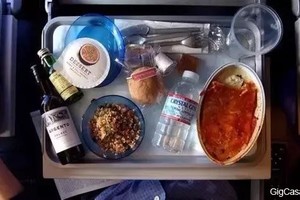 長途飛機旅行太難熬坐飛機的技巧秘籍   