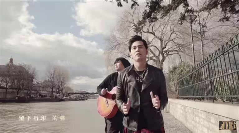 周杰倫在YouTube的MV點擊流量最夯的歌曲則是〈告白氣球〉,擁有2.6億點閱。(圖/翻攝自周杰倫YouTube) 周杰倫在YouTube的MV點擊流量最夯的歌曲則是〈告白氣球〉,擁有2.6億點閱。(圖/翻攝自周杰倫YouTube)