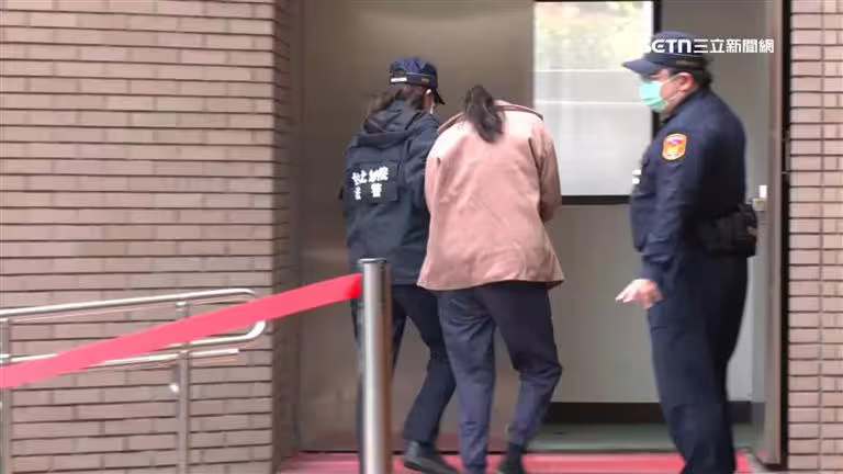剴剴案震驚全台,保母劉彩萱、劉若琳(上圖)收押禁見中。(圖/資料照) 剴剴案震驚全台,保母劉彩萱、劉若琳(上圖)收押禁見中。(圖/資料照)