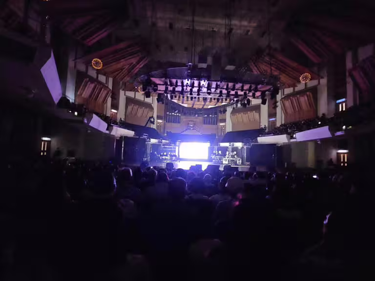 楊燕香港文化中心演唱會座無虛席。(記者游定剛拍攝) 楊燕香港文化中心演唱會座無虛席。(記者游定剛拍攝)