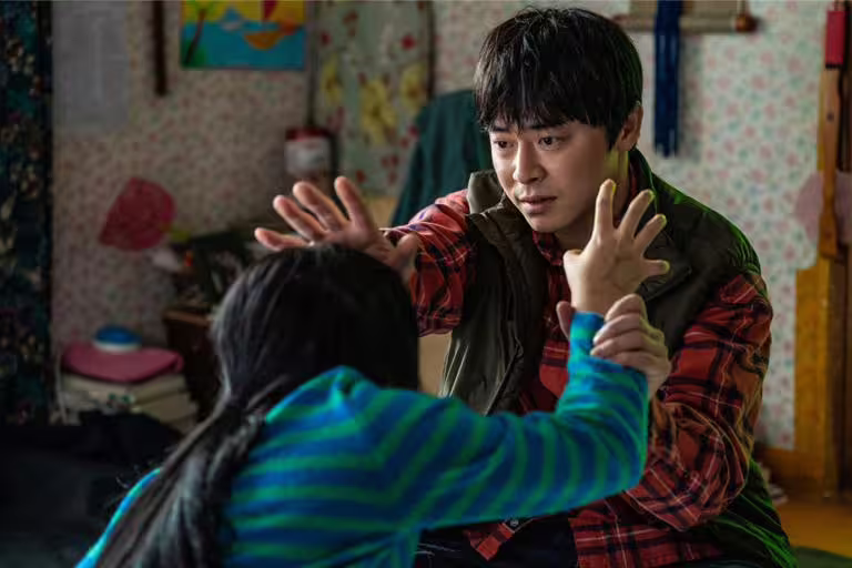 曹政奭自曝在《我和我的殭屍女兒》中的爸爸角色跟自己一模一樣。（車庫娛樂提供）
