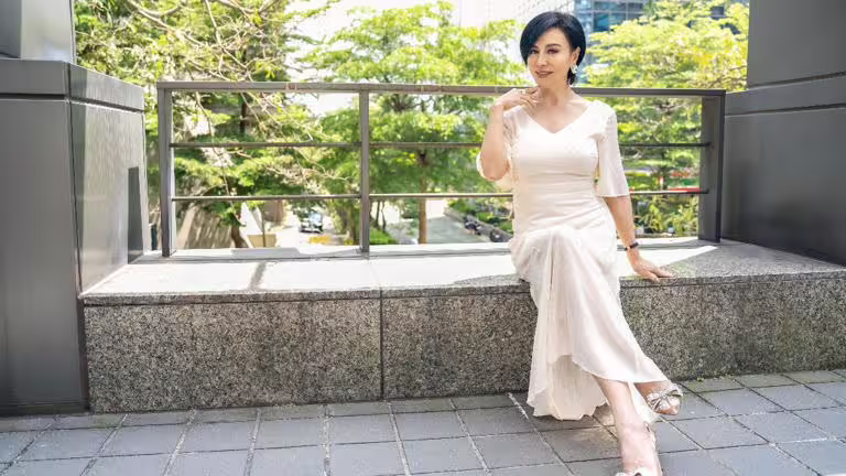 田麗對得獎抱著平常心,家中金鐘獎座還因搬家斷成兩半。(圖/TVBS) 田麗對得獎抱著平常心,家中金鐘獎座還因搬家斷成兩半。(圖/TVBS)
