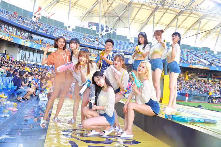 中信兄弟啦啦隊「Passion Sisters」。(圖/翻攝自passion_sisters_official IG) 中信兄弟啦啦隊「Passion Sisters」。(圖/翻攝自passion_sisters_official IG)