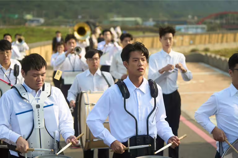 主演余杰恩（中）也是西索米打工一員。（ 未來進行曲提供）