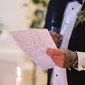 伴郎致詞一半「下跪求婚」女主角答應了！全場賓客嗨爆　新郎氣到走人