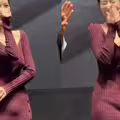 女星「下面凸一包」好尷尬！她頻遮掩畫面瘋傳