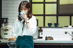 「1000杯水只有一杯水加糖」如何快速找出？高手回答顛覆想像