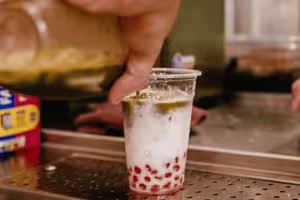 手搖飲店員「手上有2情況」看到別買！前稽核員曝內幕：老闆也會怕