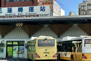 五月天一路向東演唱會本周開唱 花蓮市區封路、加開接駁車