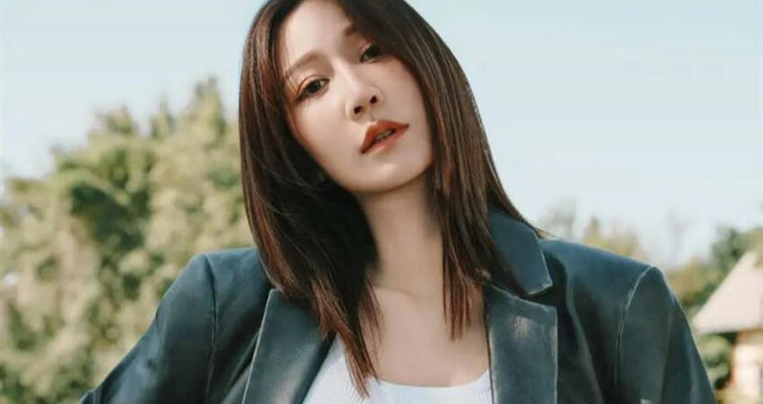 曾莞婷突曬婚紗照！中式旗袍「高衩全看光」 甜喊：睽違20年