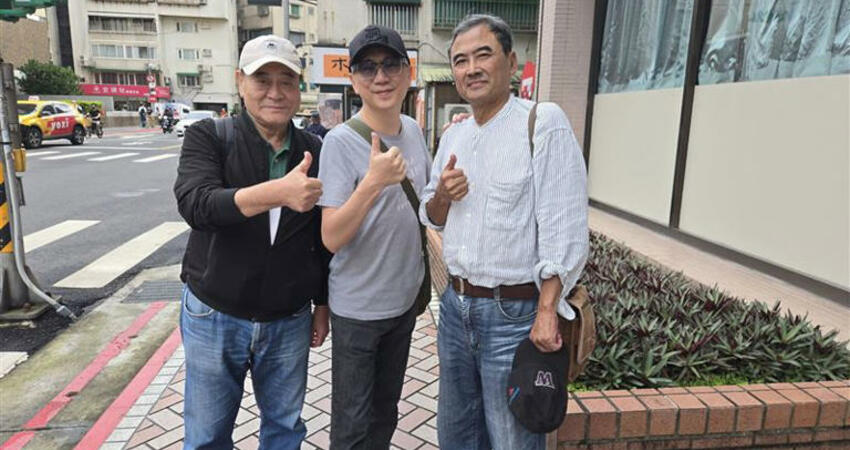11月還遇到魚夫 486先生曬街邊合照悲喊：真的難以接受