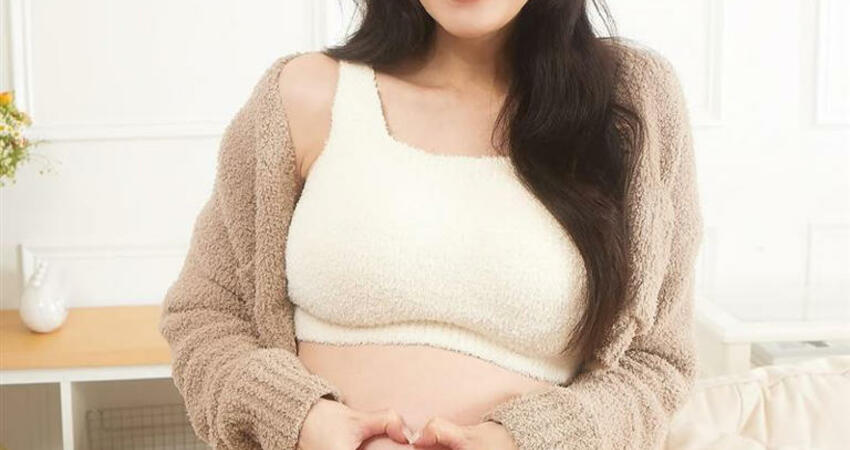 《黑澀會》女星產後8個月！上衣一撩「真實身材現形」網看傻：好猛