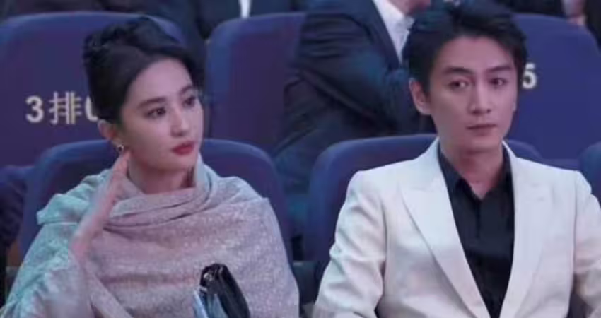陳曉離婚後容光煥發！ 幫劉亦菲提裙襬畫面曝光 網敲碗二搭