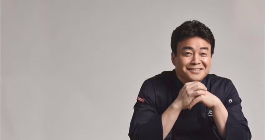 震撼彈！《黑白大廚》白種元陷4爭議道歉了 鞠躬宣布「中斷演藝活動」